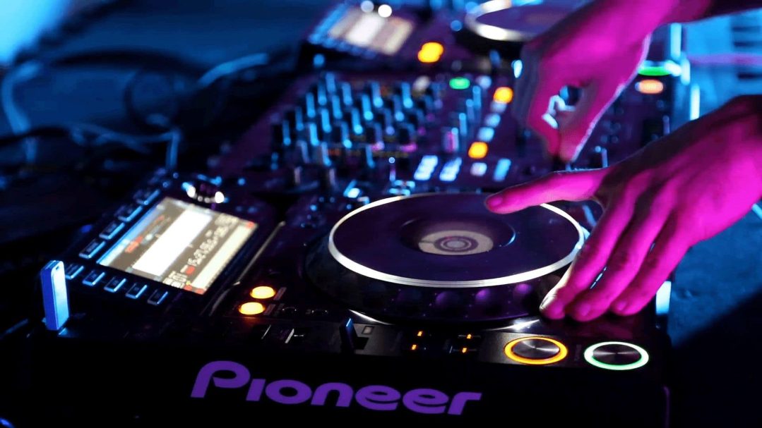 DJ EN ALSACE - MARIAGE - ENTREPRISE - CSE - FÊTES 